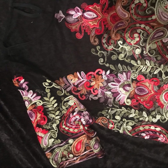 Beautiful Flower Embroidery Mesh Crop Top - Picture 5 of 8